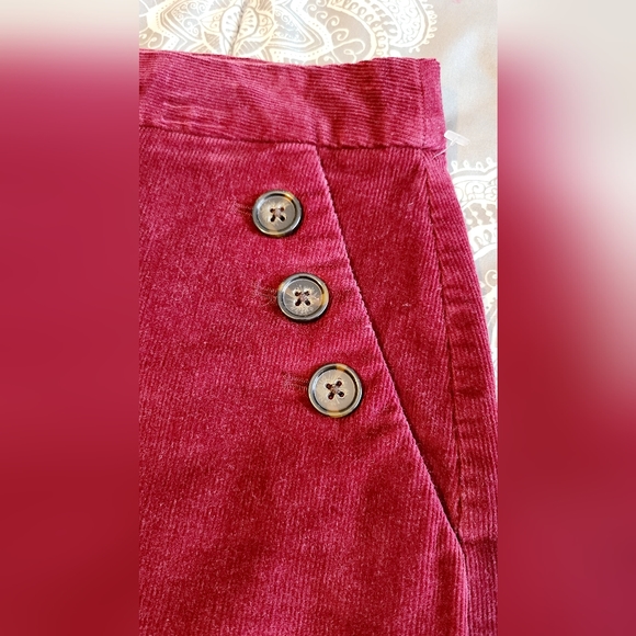 Banana Republic Burgundy Corduroy stretch mini skirt size 2 - Picture 2 of 6